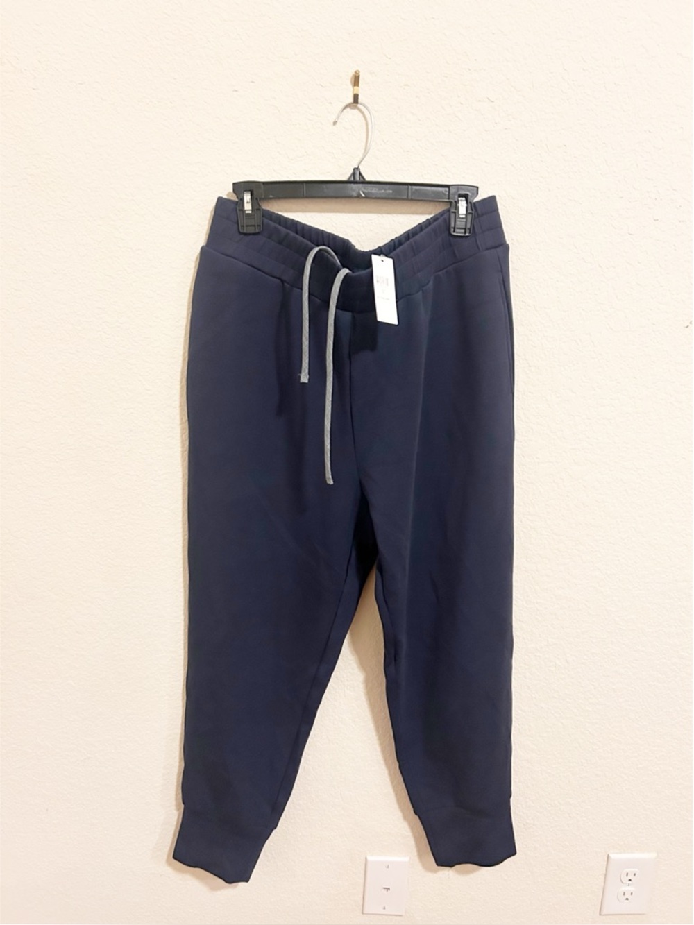NWT Varley The Slim Cuff Pants 25” Navy - Picture 3 of 5
